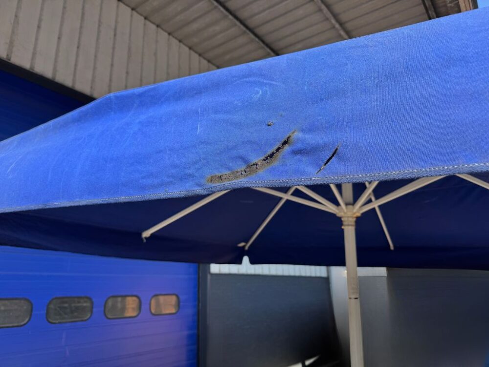 Parasol Corona geel 400x400cm