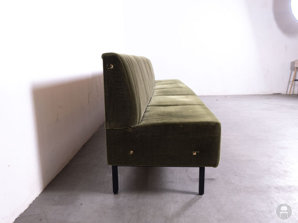 Wandbank Patrick velvet groen 600cm