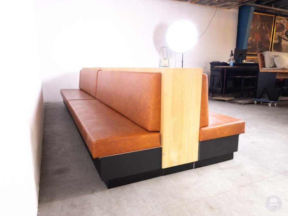 Horecabank Hudson double bruin 450cm
