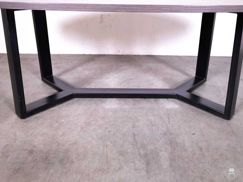 Stamtafel Olaf visgraat ovaal zwart 240cm rond
