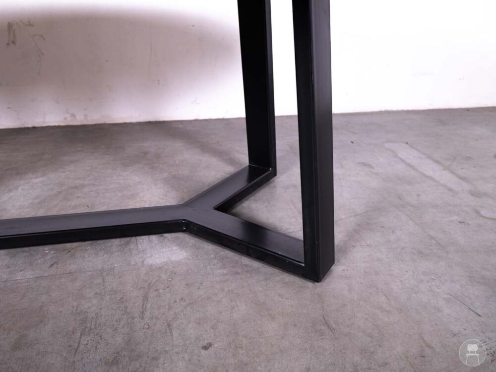 Stamtafel Olaf visgraat ovaal zwart 240cm rond - Afbeelding 6