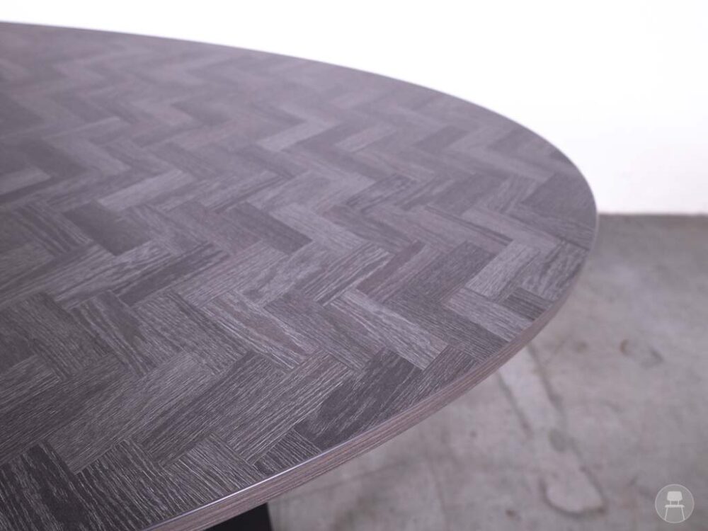Stamtafel Olaf visgraat ovaal zwart 240cm rond