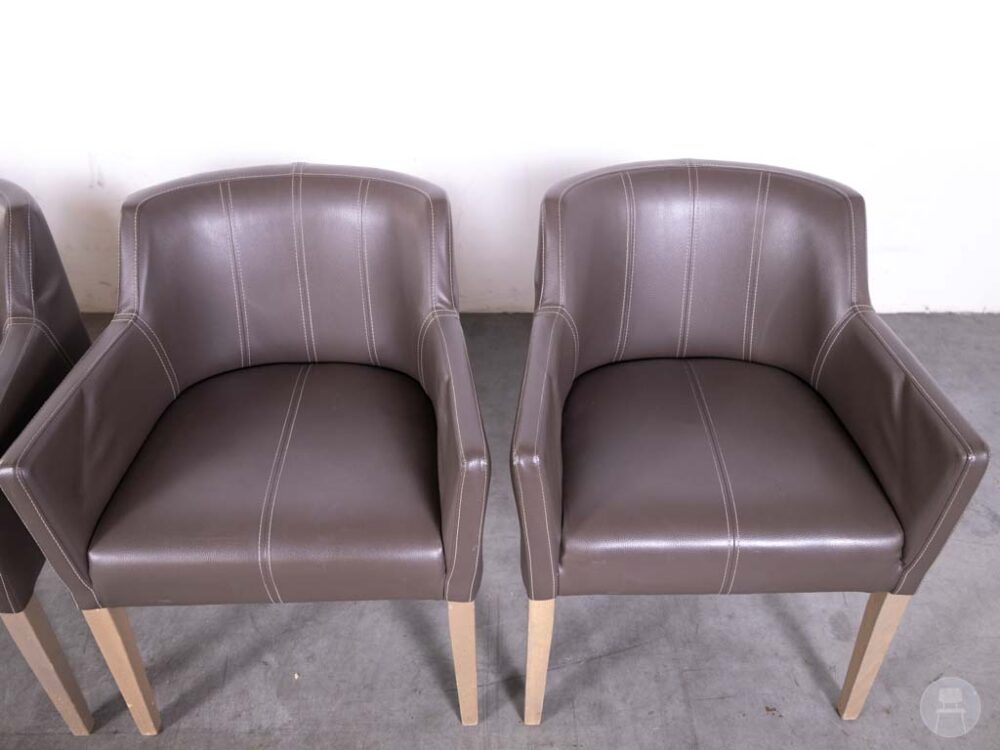 1 set 2 stuks Horecastoel Juliette bruin