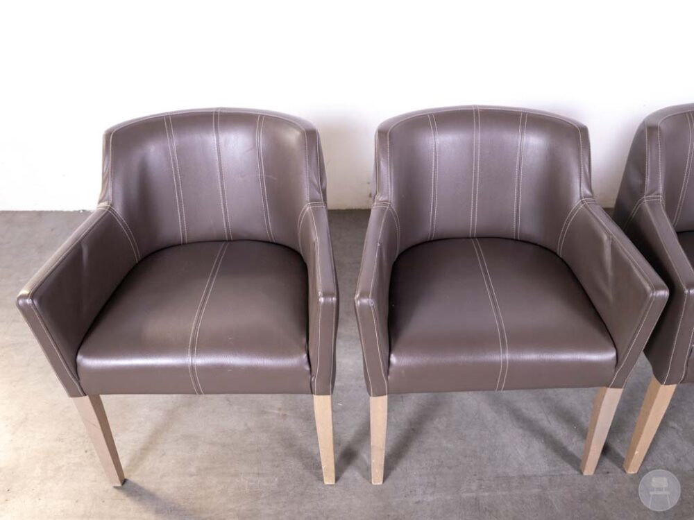 1 set 2 stuks Horecastoel Juliette bruin