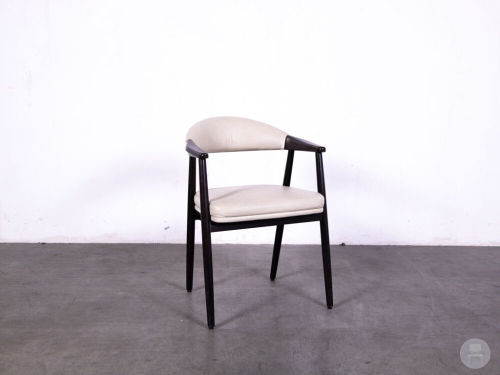 Horecastoel Novalis AC creme Satelliet