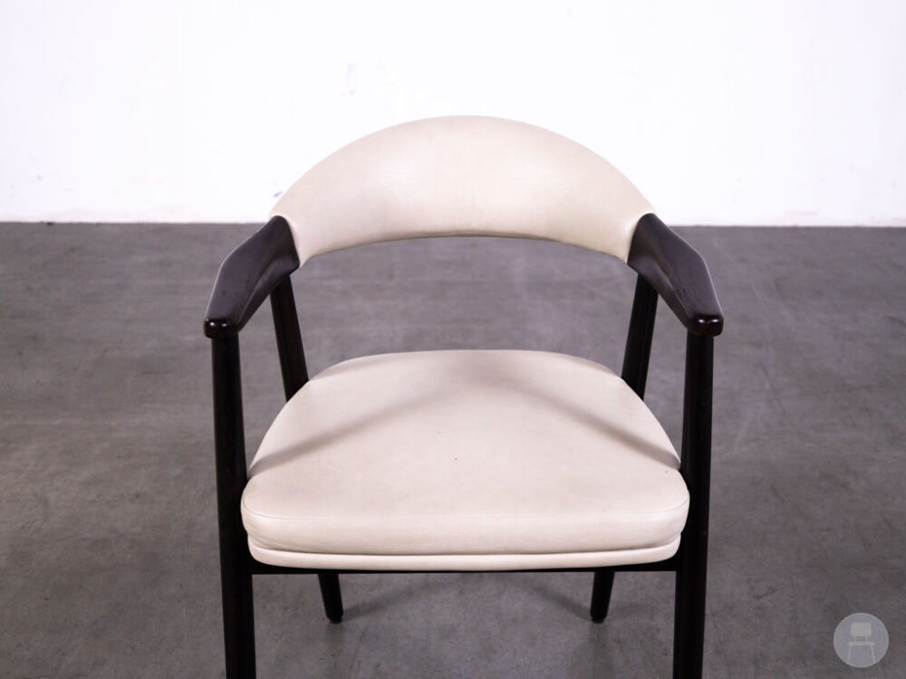 Horecastoel Novalis AC creme Satelliet