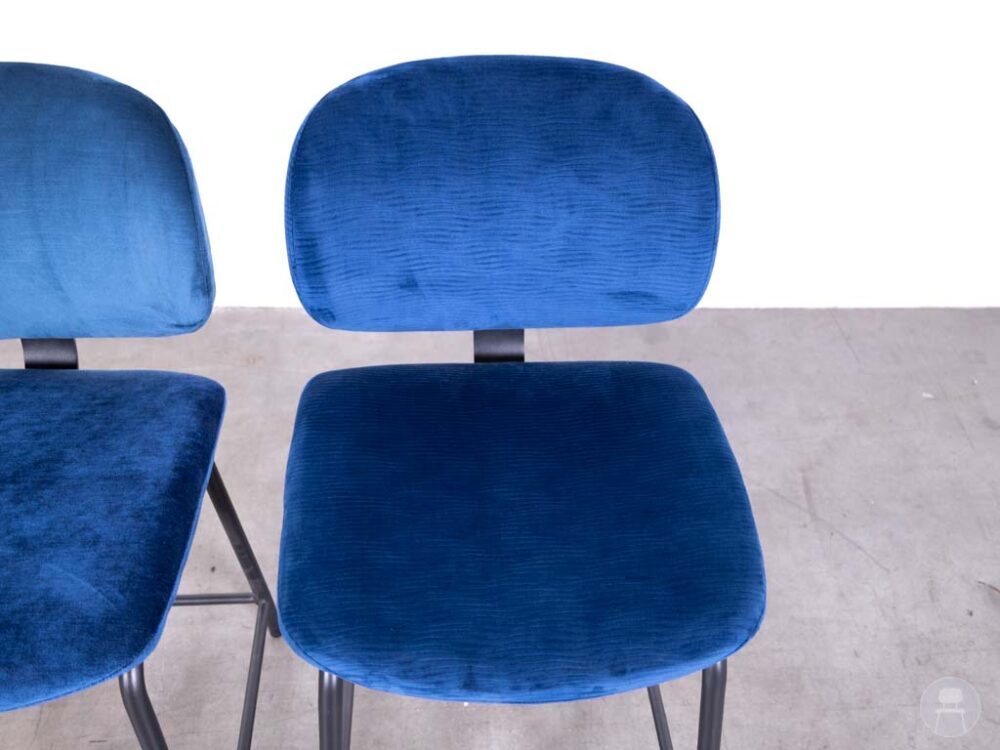 1 set 2 stuks Kruk Lavio velvet blauw Satelliet