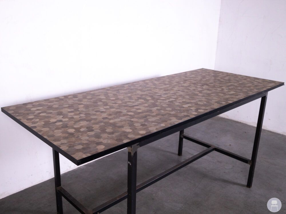 Stam-statafel Hexagon HPL/steel bruin Satelliet 250x100cm