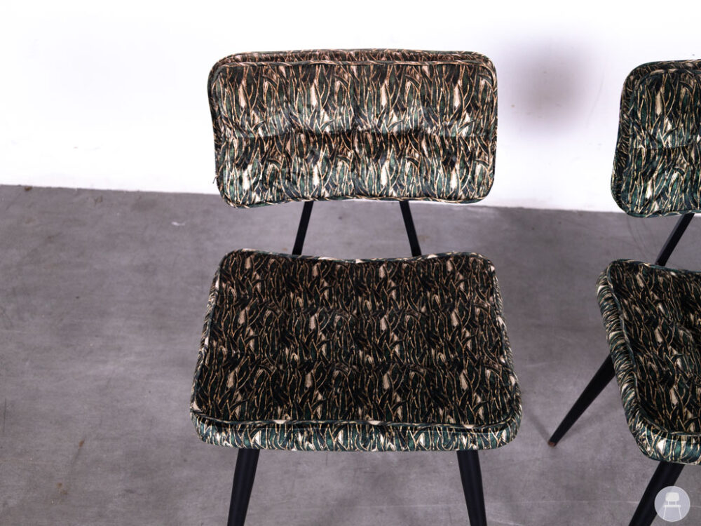 et 2 stuks Horecastoel Nilly botanic velvet groen Kaja