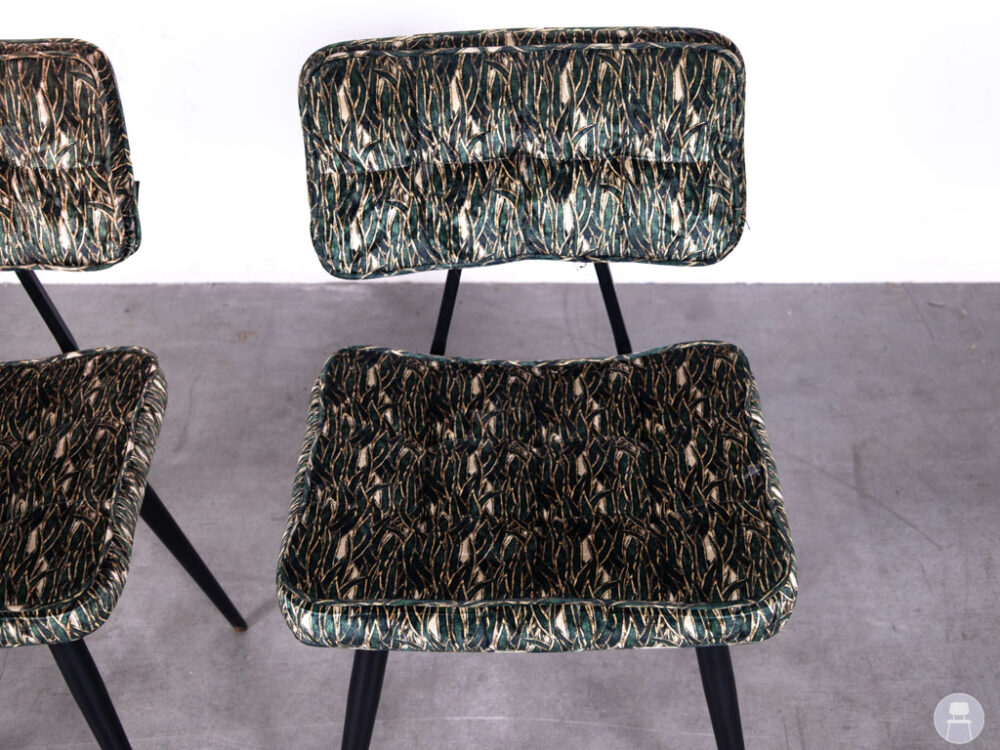 et 2 stuks Horecastoel Nilly botanic velvet groen Kaja