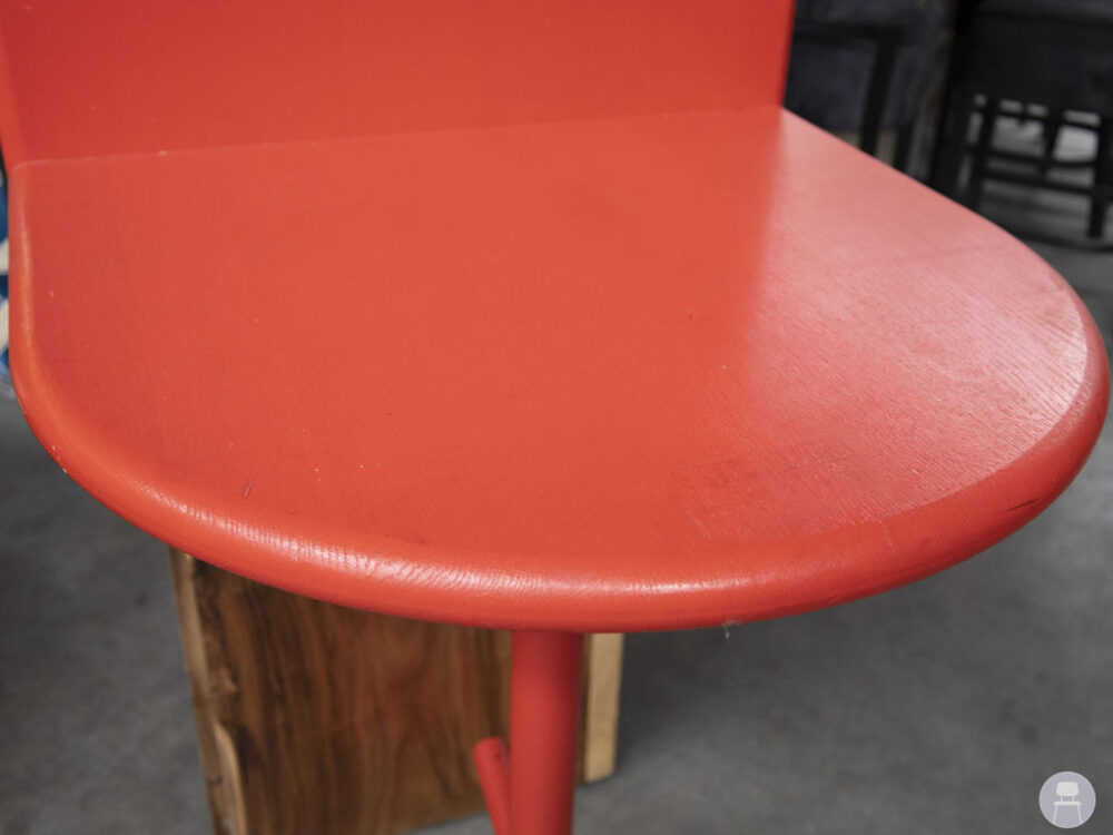 Statafel Rik rood incl. achterwand 70x70cm