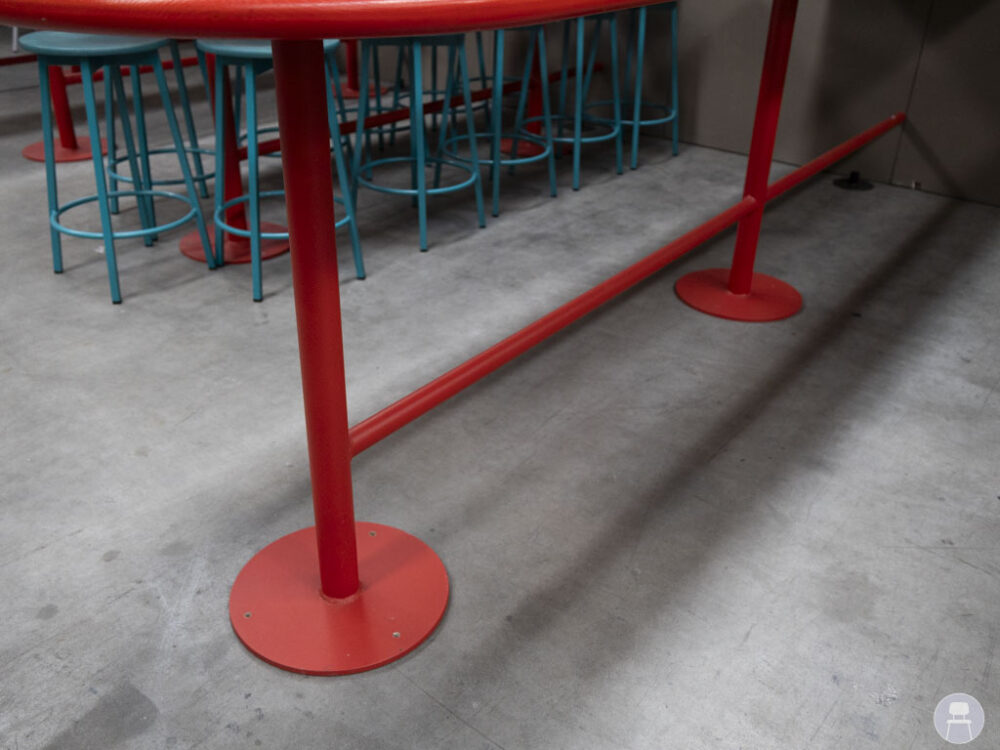 Statafel wand Rikkie rood 325x75cm - Afbeelding 4