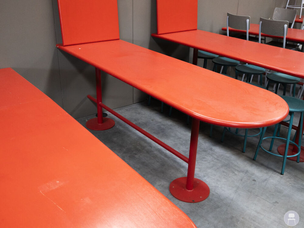 Statafel Romy rood incl. achterwand 255x75cm