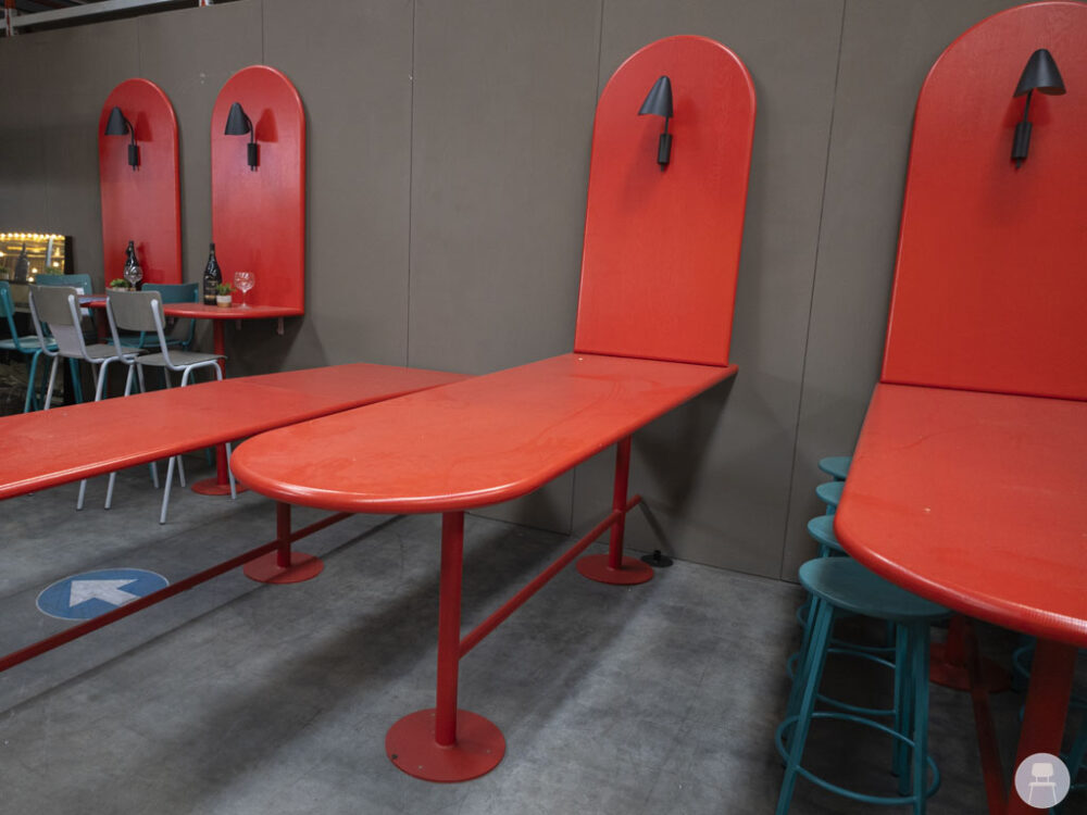 Statafel Romy rood incl. achterwand 255x75cm