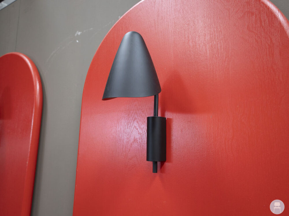 Statafel Romy rood incl. achterwand 70x70cm