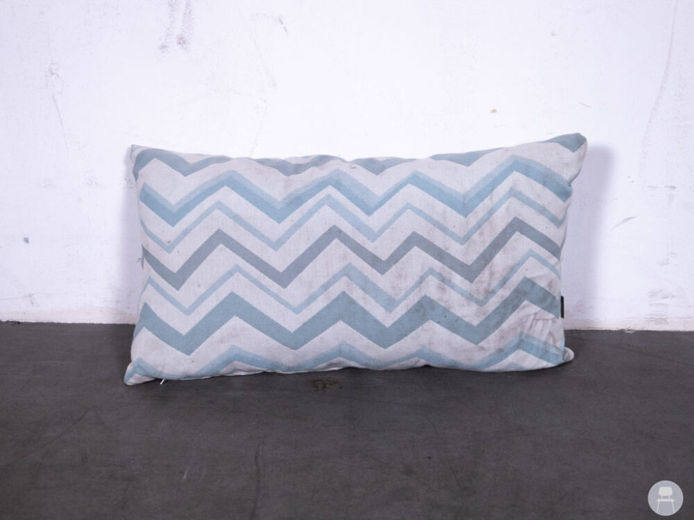 Terraskussen Lola lichtblauw 60x30cm