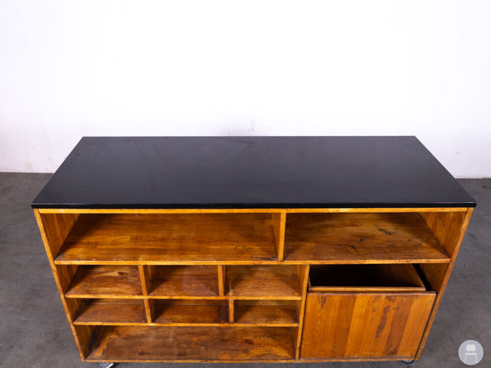 Uitgiftemeubel Henry mobiel 145x52cm