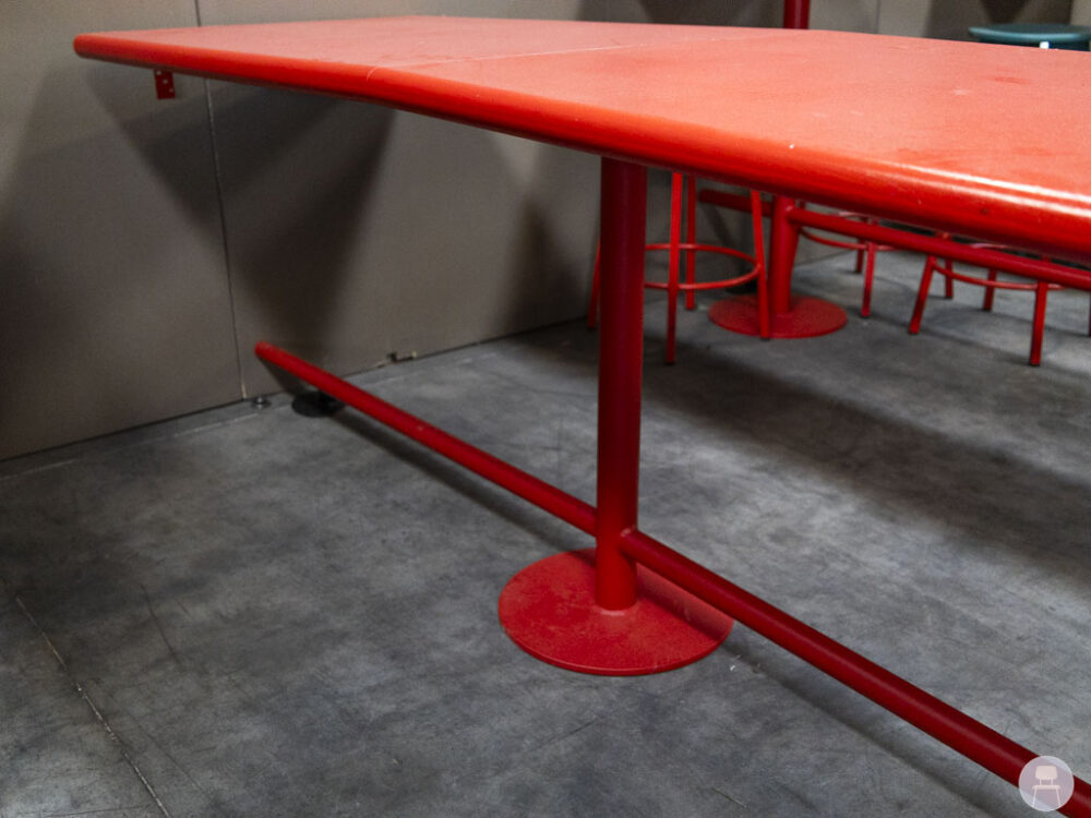 Stamtafel wand Roos halfhoog rood 270x75cm